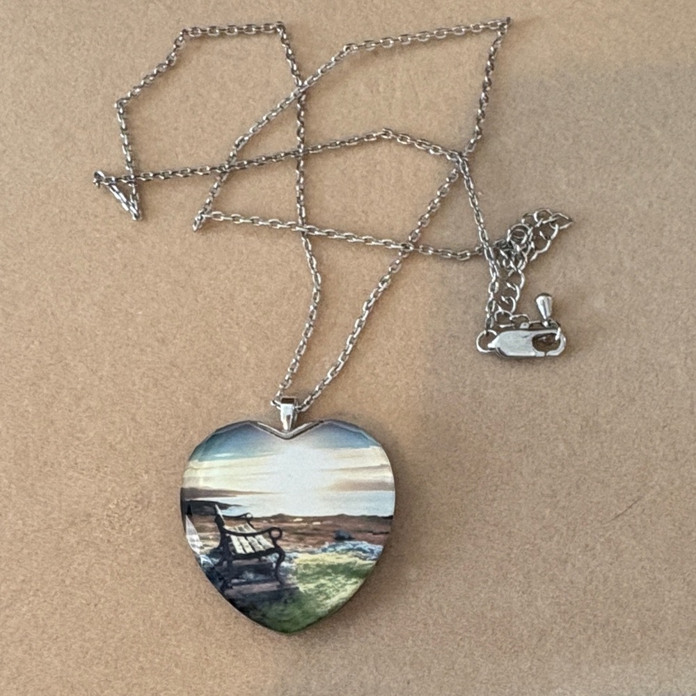 Heart-Shaped Scenic Pendant Necklace